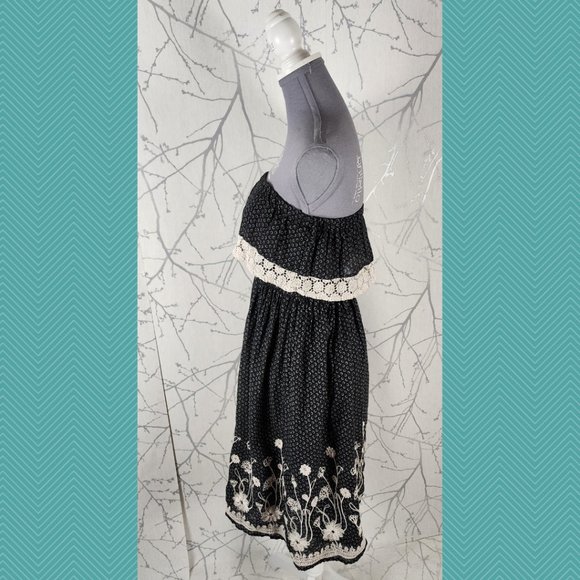 Moon Collection Black Floral Embroidered Strapless Dress - Picture 3 of 6